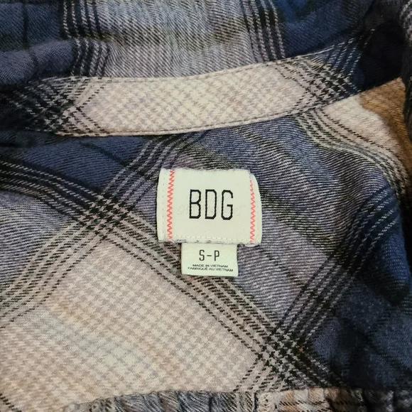 Urban Outfitters BDG Karl Slouchy Blue Plaid Flannel Button Down Womens Shirt S - Picture 6 of 8